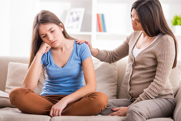Ba mẹ nên làm gì khi trẻ vị thành niên có biểu hiện tâm lý tiêu cực?